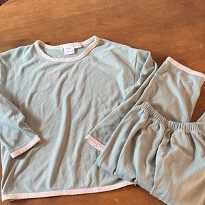 Zara Kids Pajama Set in Soft Green